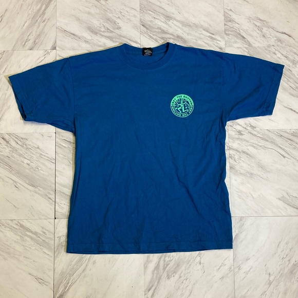 terno cinza e gravata rosa